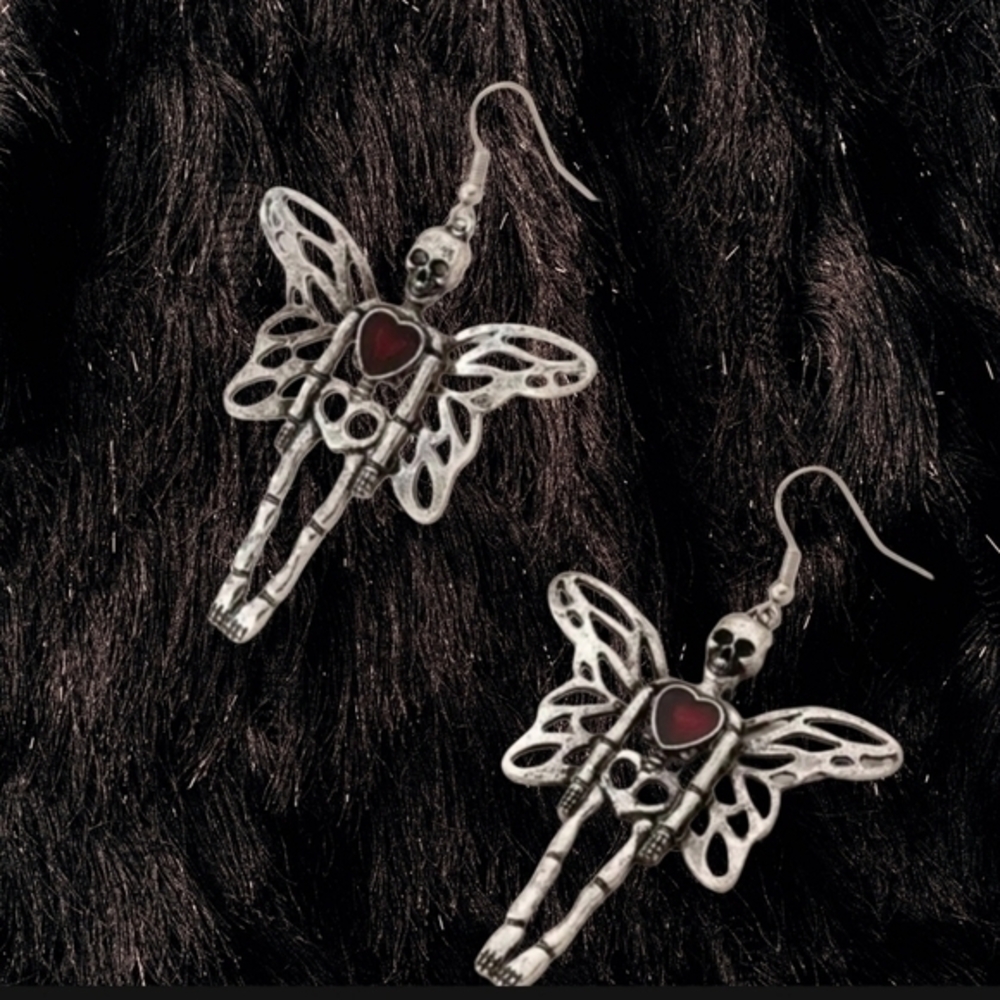 BETSEY JOHNSON GOTHIC SILVER FAIRY EARRINGS